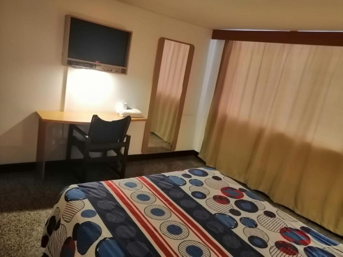 Hotel Del Oeste カリ エクステリア 写真